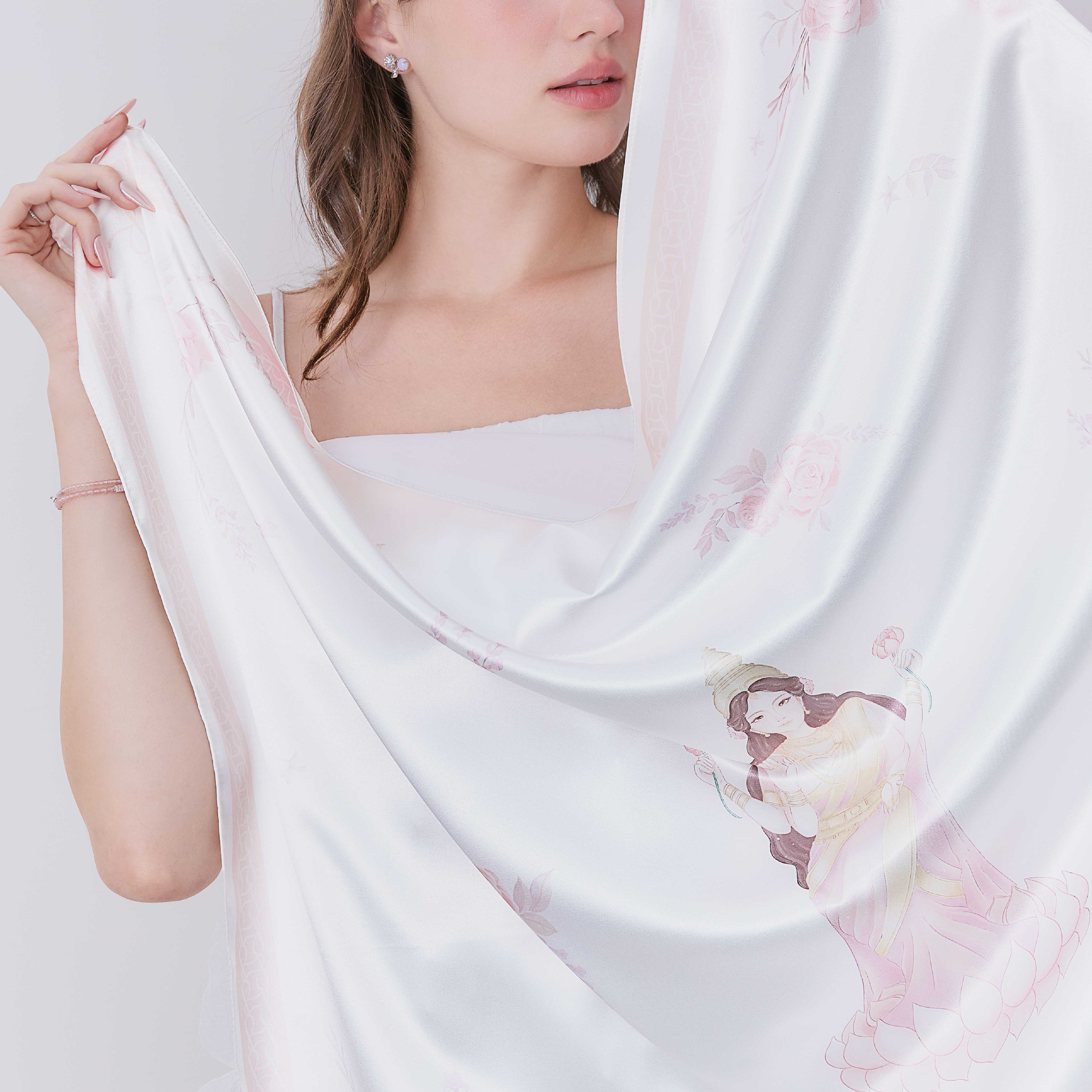 Flower of Lakshmi Scarf - Image 4