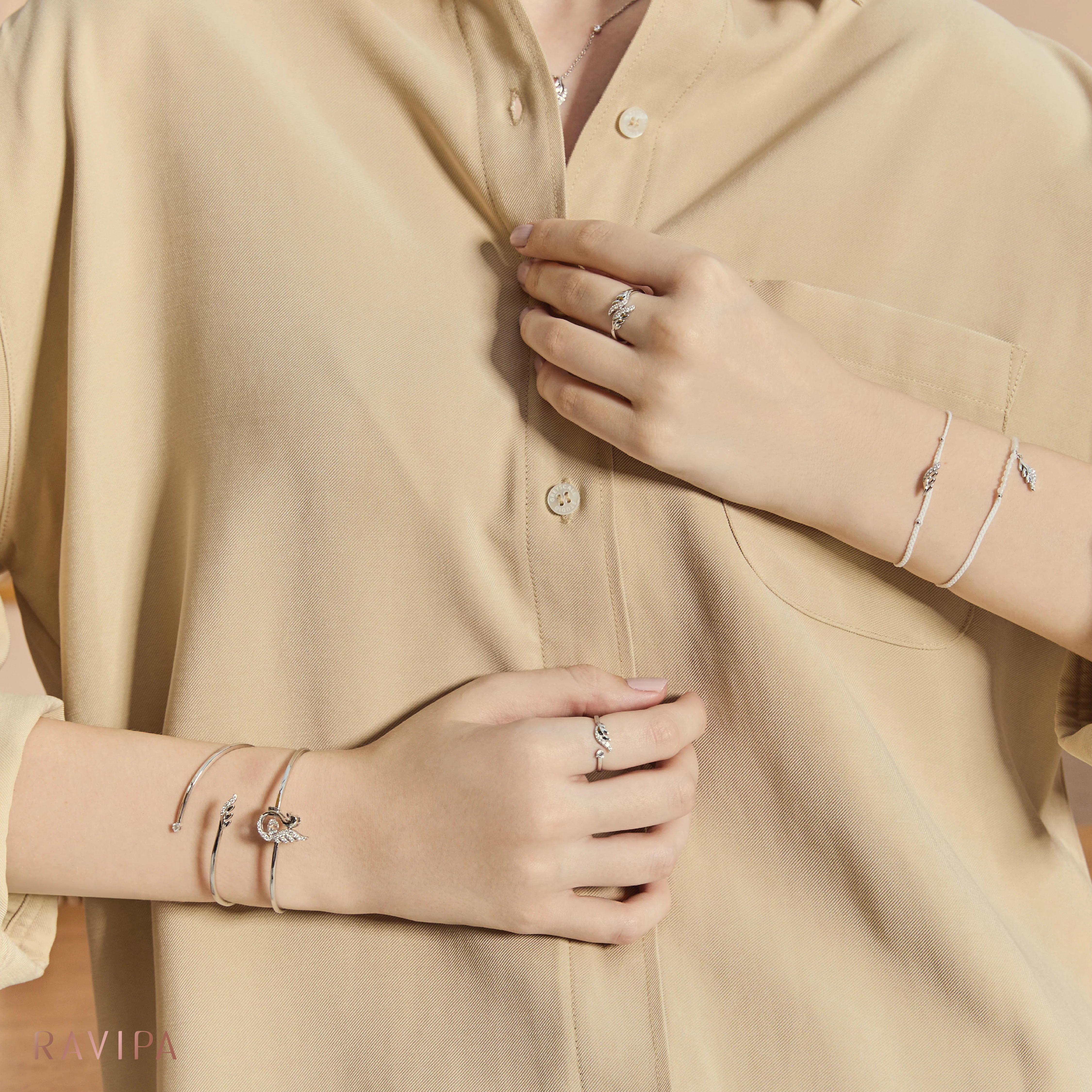 The Four-Face Swan Wing Bangle - Image 4
